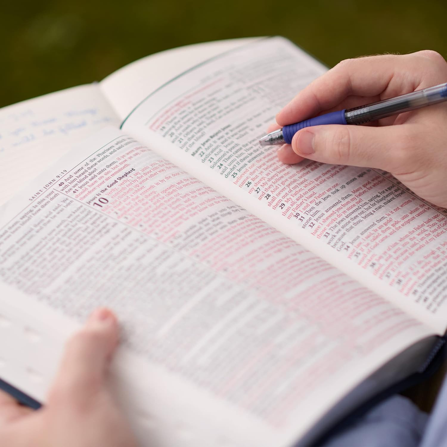 KJV Holy Bible, Standard Size Faux Leather Red Letter Edition Thumb Index & Ribb