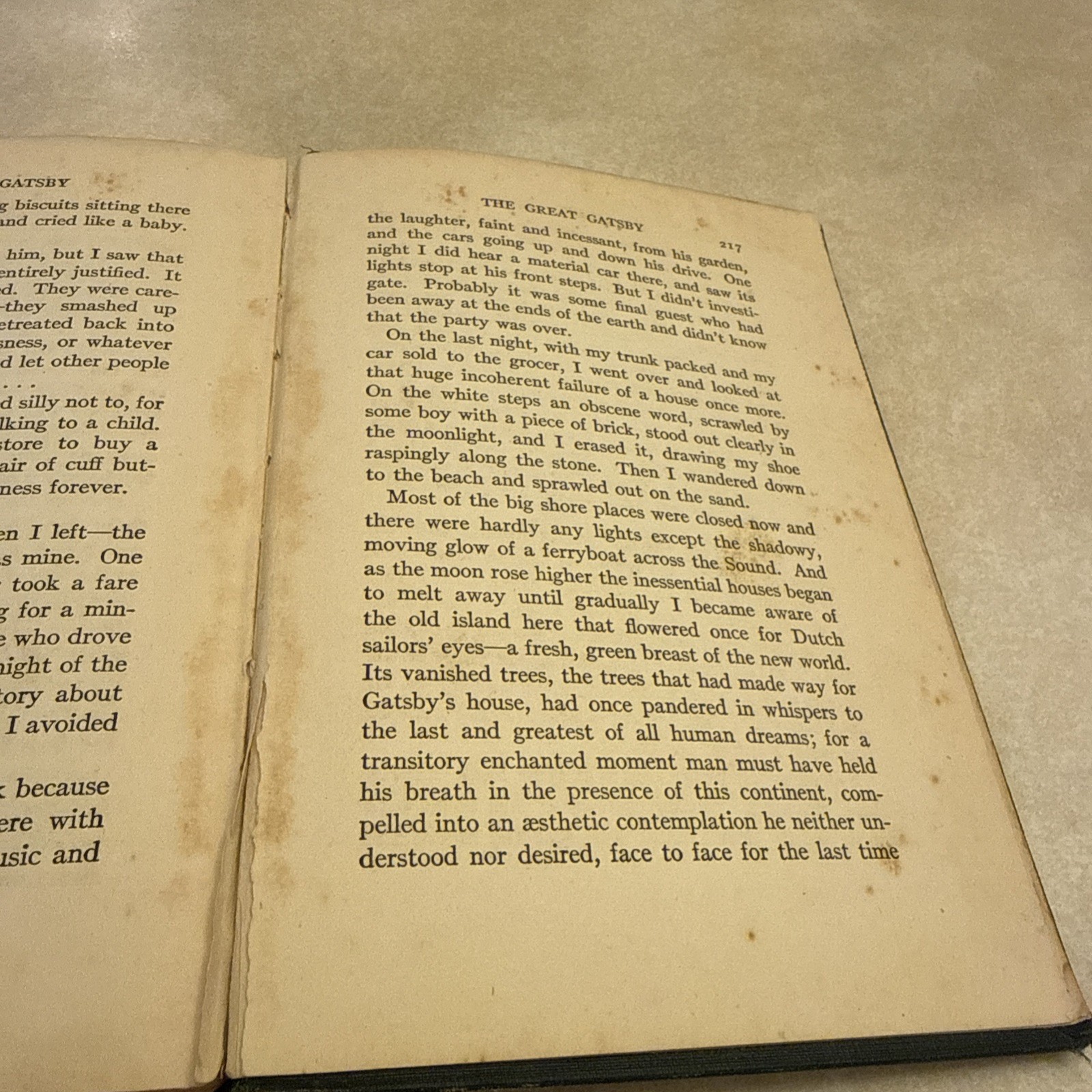 THE GREAT GATSBY by F. SCOTT FITZGERALD 1st EDITION, 1st PRINTING 1925