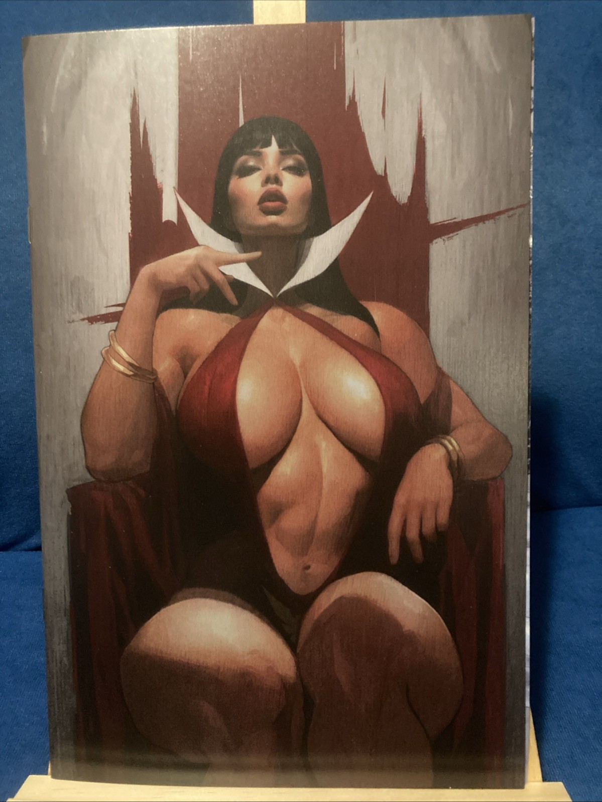 VAMPIRELLA #674 (2025) | Ickpot Virgin Variant | Megacon Exclusive | Dynamite