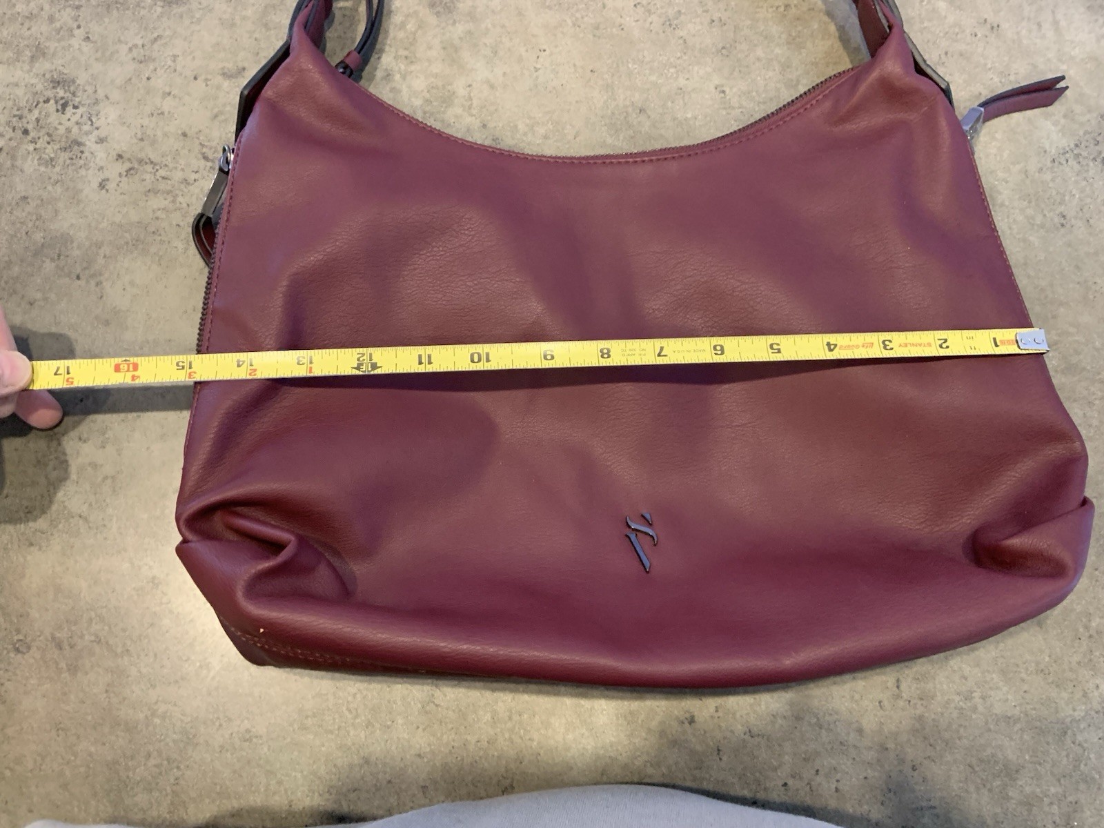 SIMPLY VERA By VERA WANG Burgundy Vegan Leather Hobo Shoulderbag Side Zip Pockts