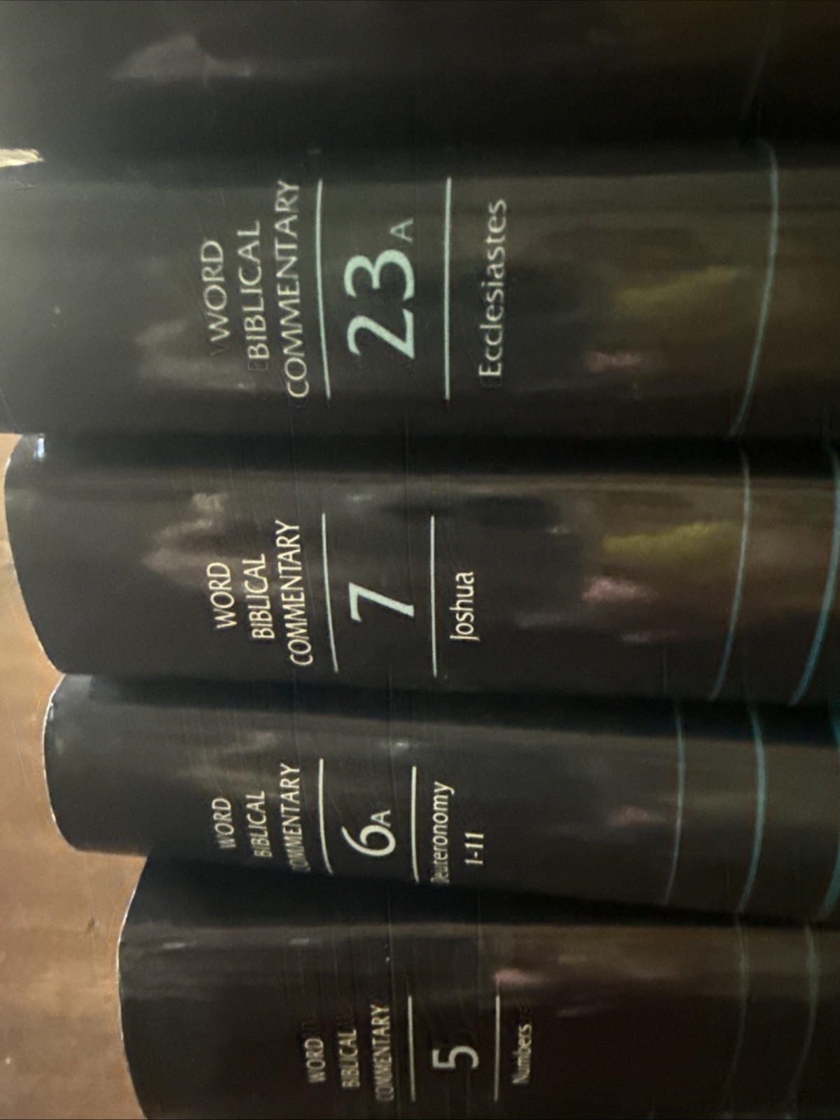 Word Biblical Commentary – 7 Book Mixed lot -Bible commentary – See photos