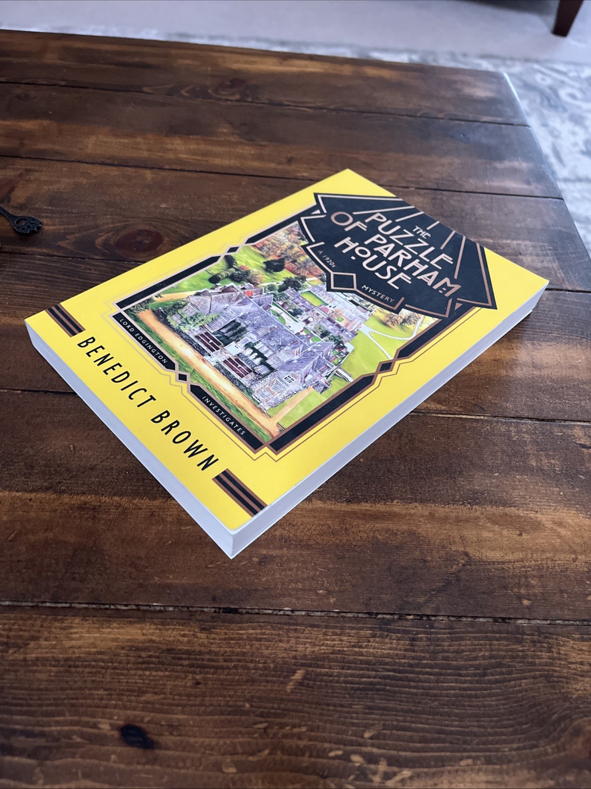 The Puzzle of Parham House: A 1920s Mystery (Lord Edgington Investigates)