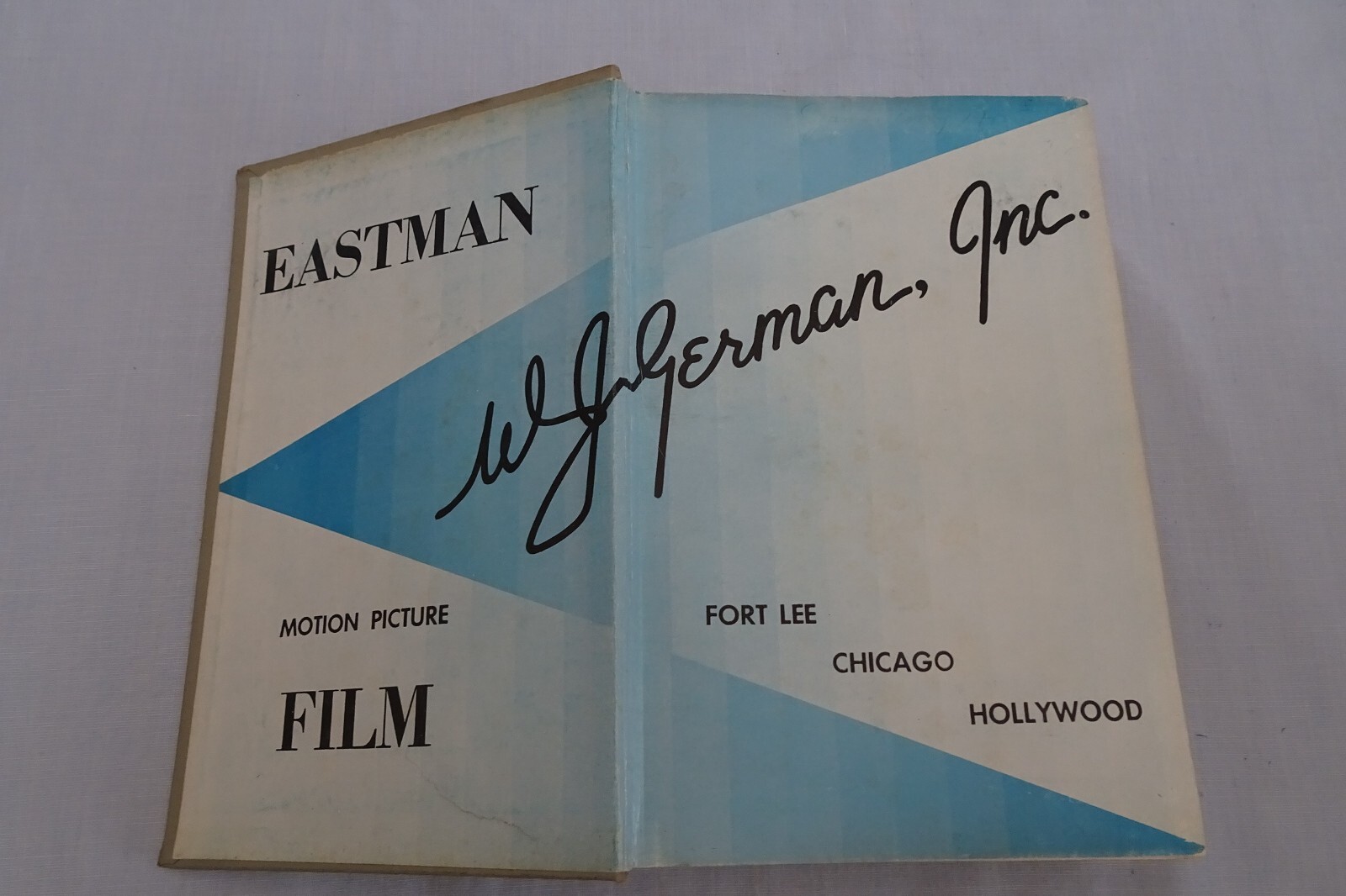1954 THE FILM DAILY YEAR BOOK OF MOTION PICTURES 1280 PAGES Lots of Movie Photos