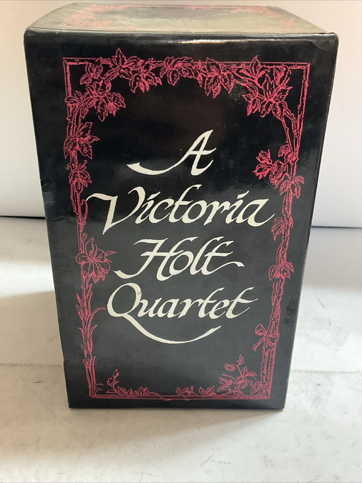 A VICTORIA HOLT QUARTET Boxed Set of 4 – Romance Mystery Suspense PB