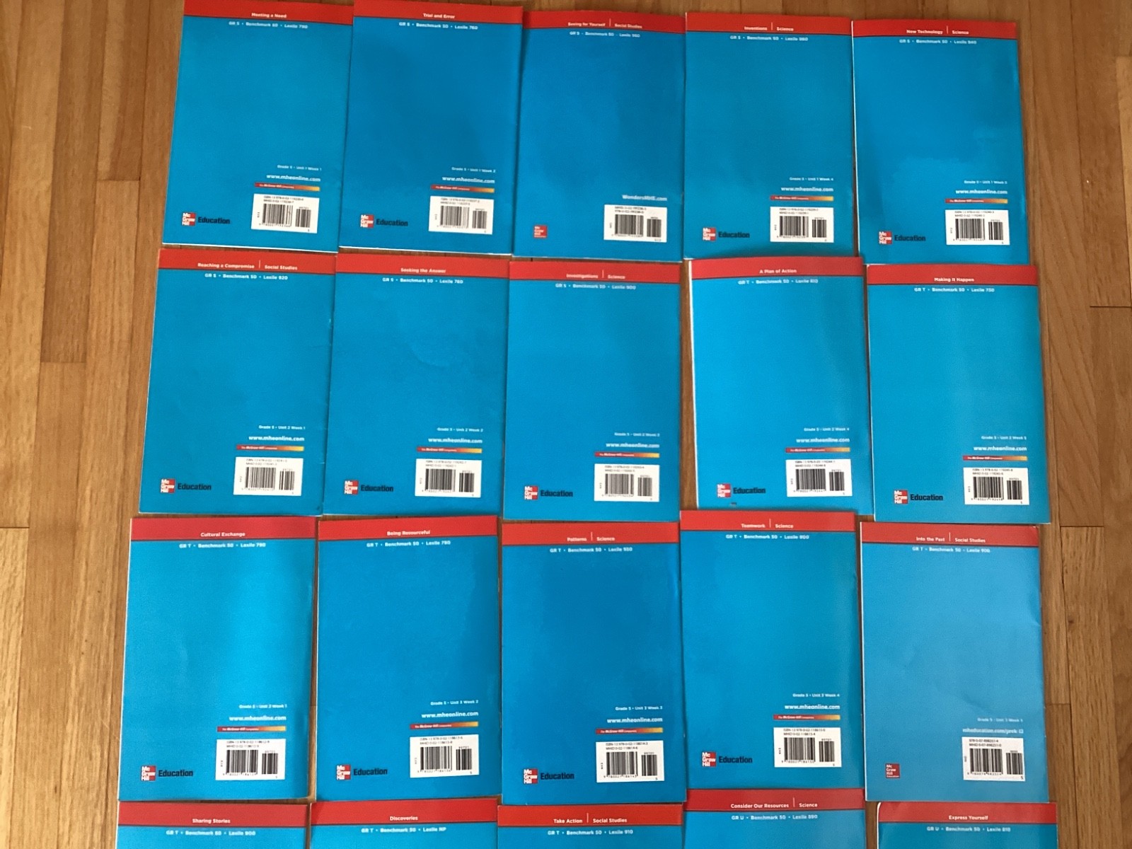 MCGRAW HILL WONDERS LEVELED READERS / GRADE 5 / ON GRADE LEVEL/ 30 BOOKS