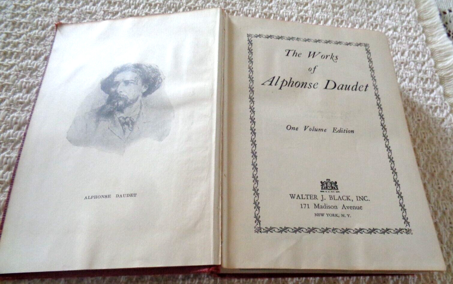 Antique 1929 HC Book The Works of Alfonse Daudet One Volume Edition 637 pages