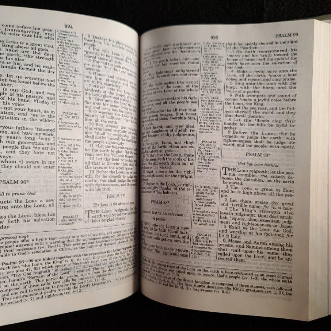 Holy Bible King James Study Bible Personal Size KJV Thomas Nelson HC Green/Red