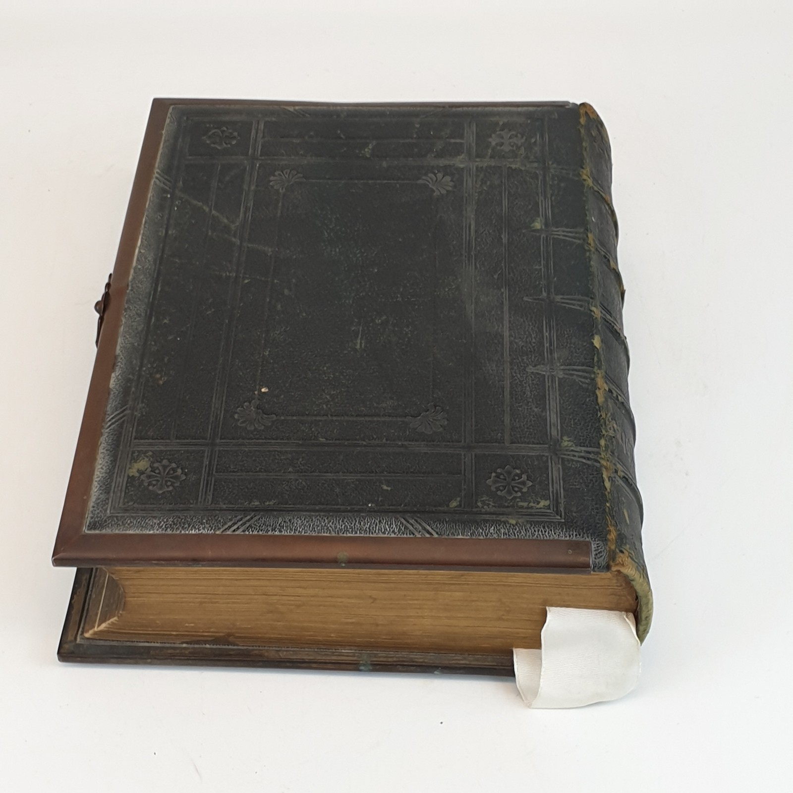 Holy Bible 1861 Antique George E Eyre London Large 9″ x 12″ 3″ Thick Metal Edge