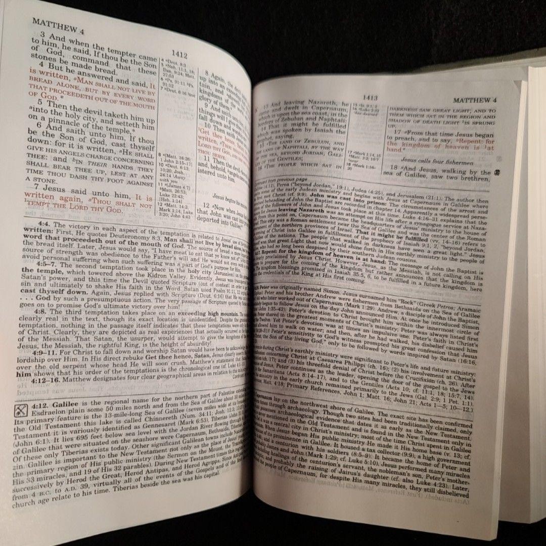 Holy Bible King James Study Bible Personal Size KJV Thomas Nelson HC Green/Red