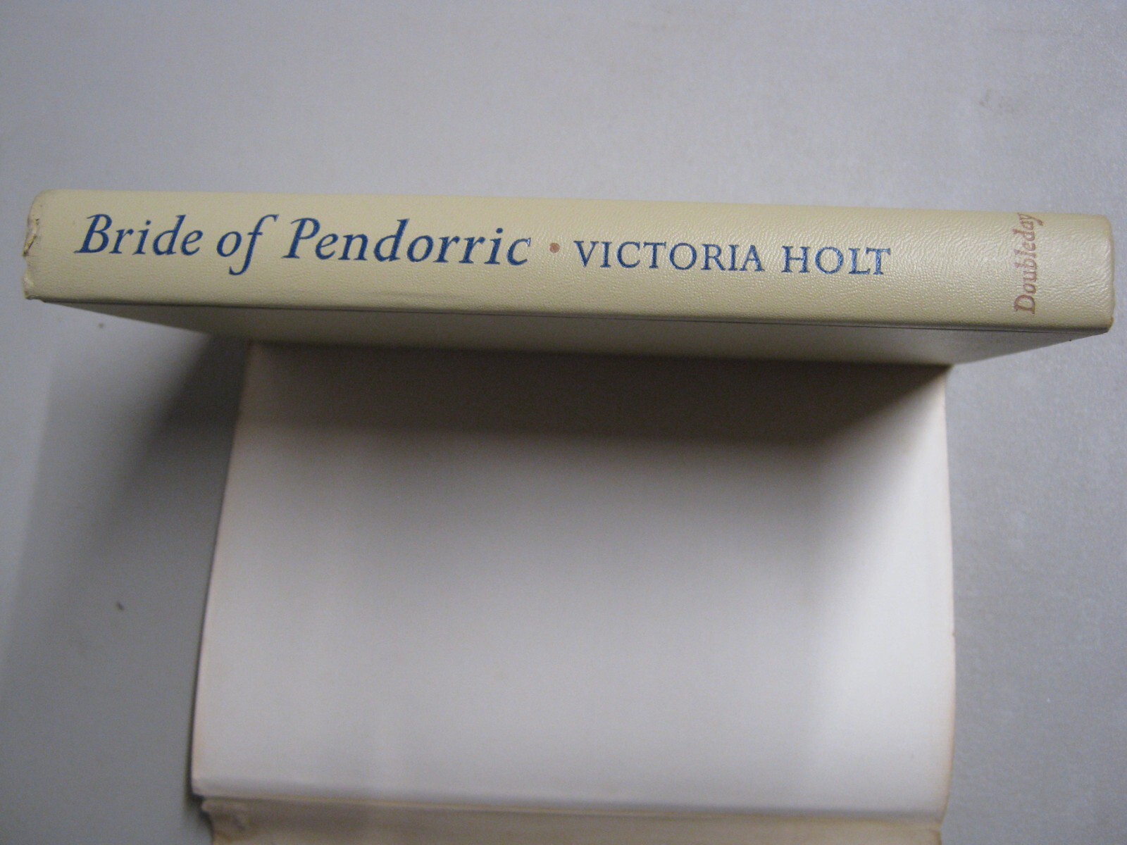 Bride of Pendorric by Victoria Holt 1963 Hardcover with Dust Jacket