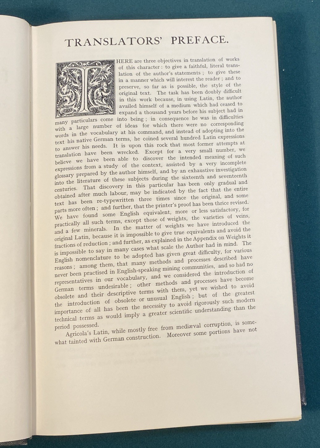 DE RE METALLICA – G. AGRICOLA 1556 Edition translated: Herbert & Lou Hoover 1950
