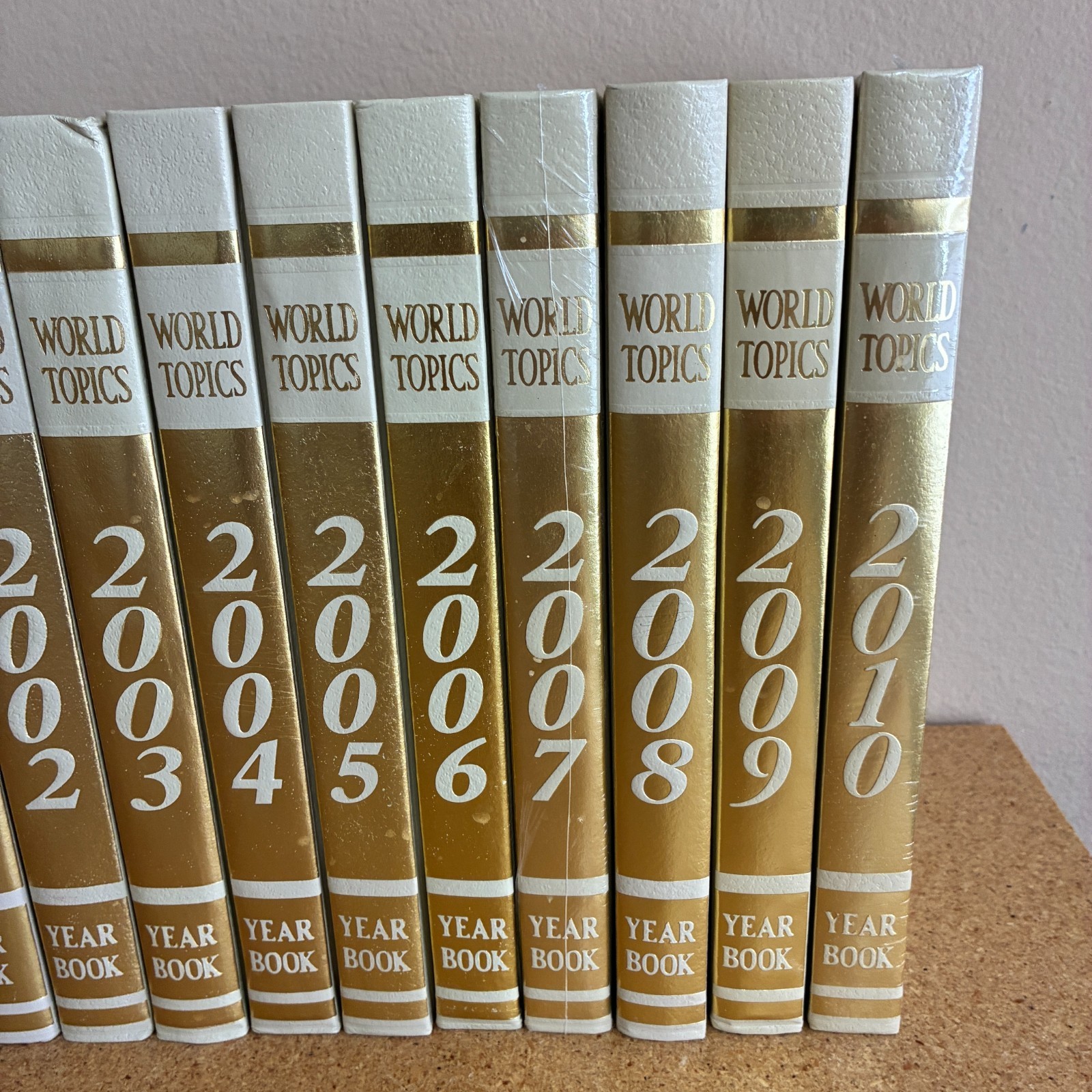 15 World Topics Year Book Yearbooks 1996-2010 Hardcover Books New, 2 Sealed