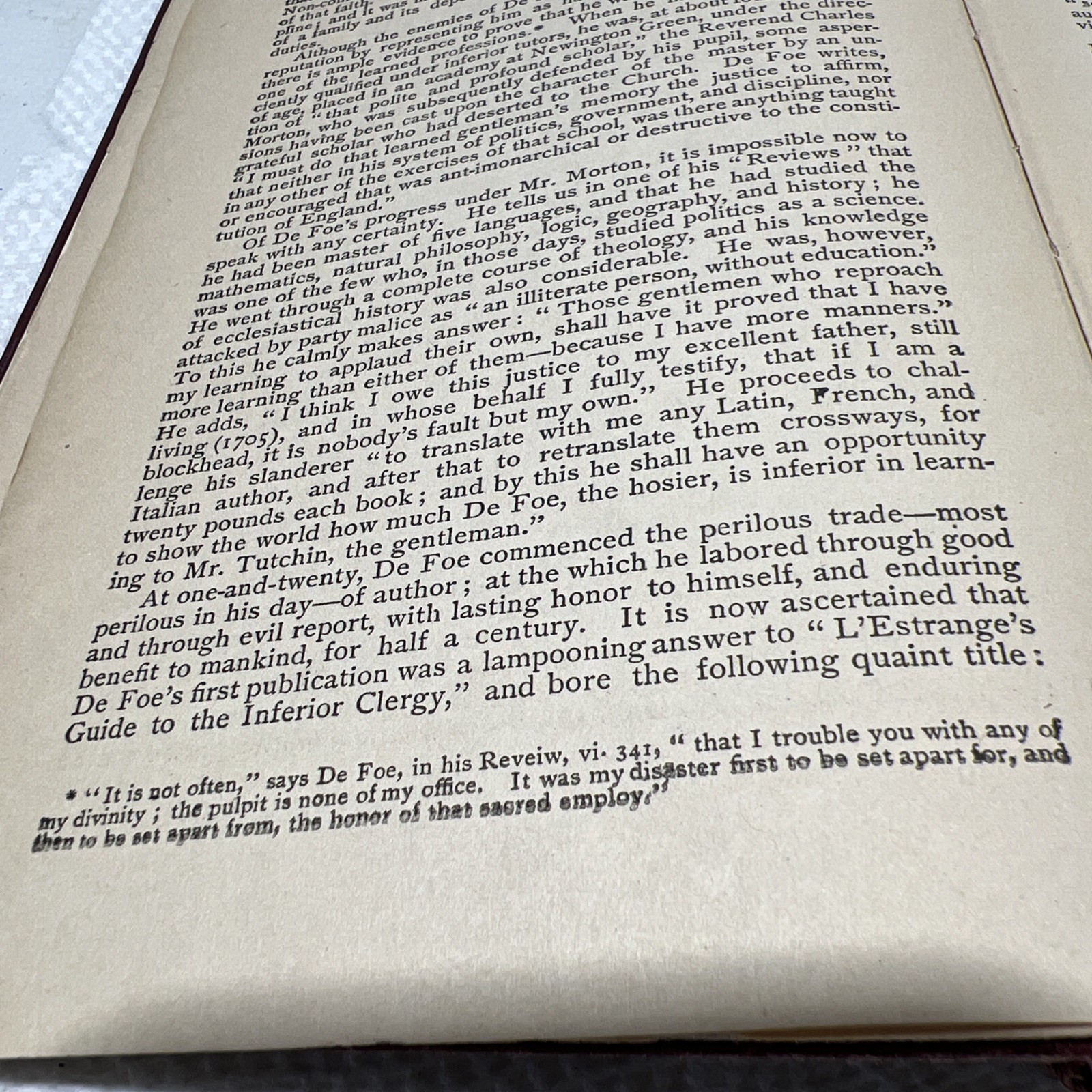 Robinson Crusoe Library Book By Defoe B1