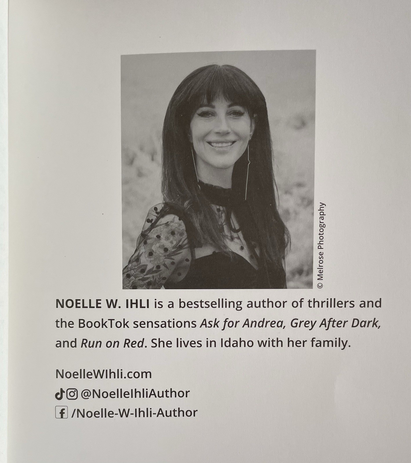 Run on Red by Noelle W. Ihli. Paperback. (Stenciled Edges)