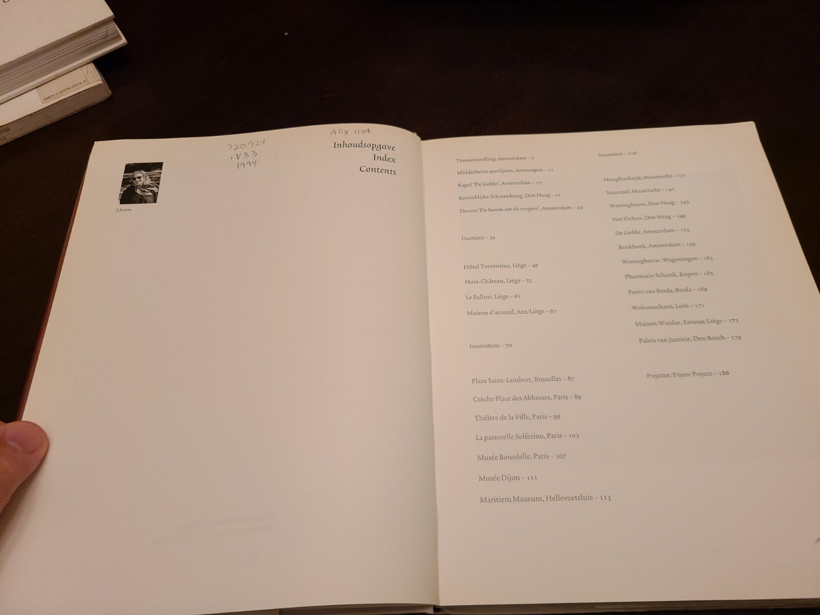 Charles Vandenhove 1985 – 1995, by Bekaert, Hardcover, Dust Jacket, Ex Library