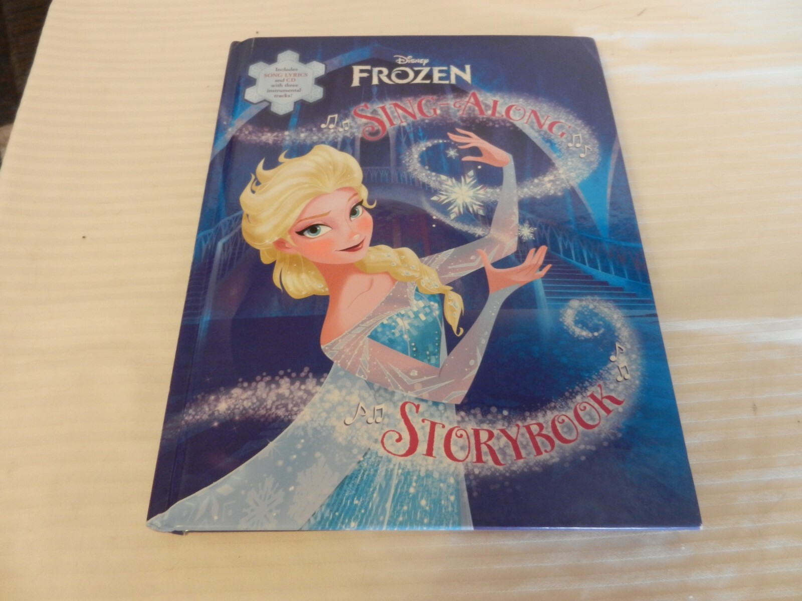Frozen Sing-Along Storybook by Disney Book Group Staff and Lisa Ann Marsoli…