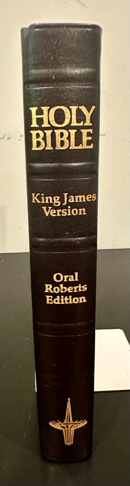 Holy Bible with Personal Commentary By Oral Roberts (KJV, Oral Roberts Edition)