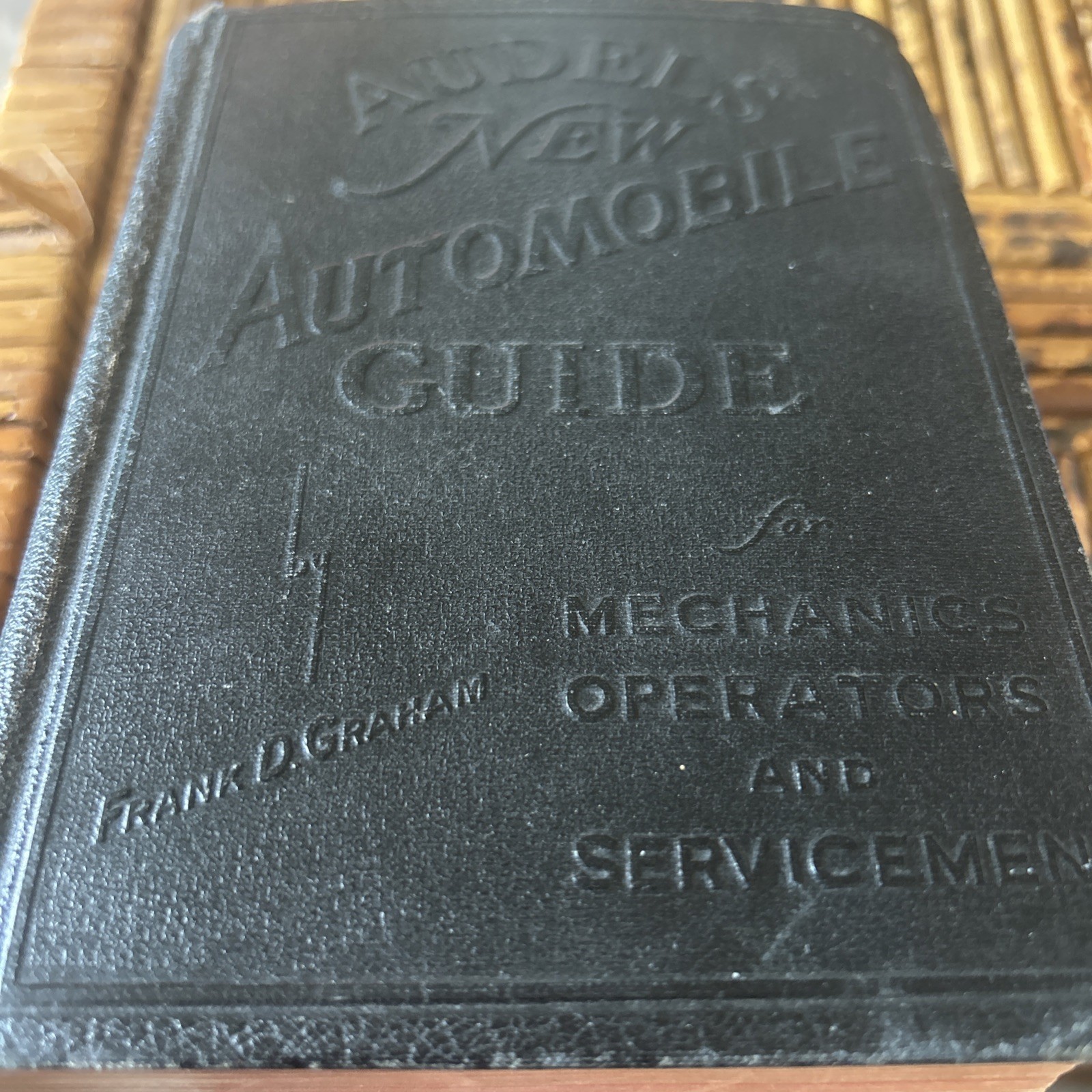 AUDELS New automobile guide 1951 1600 pages illustrated VG