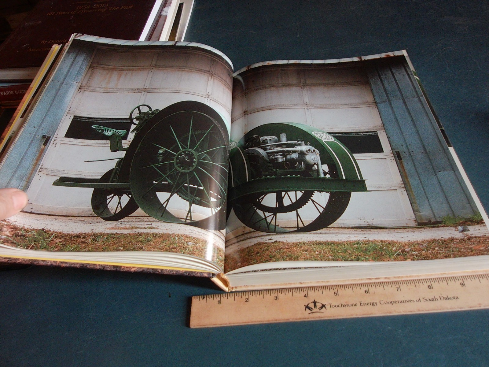 1999 HC Book America’s Classic Farm Tractors 431 Pages Lot 26-14