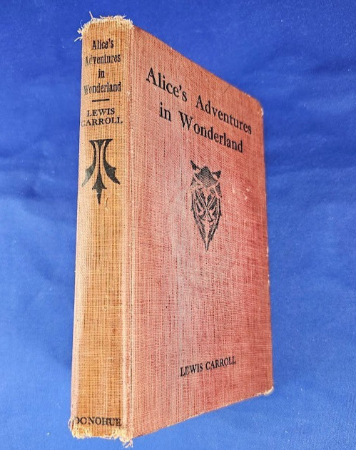 Alice’s Adventures in Wonderland by Lewis Carroll Illustrations by John Tenniel