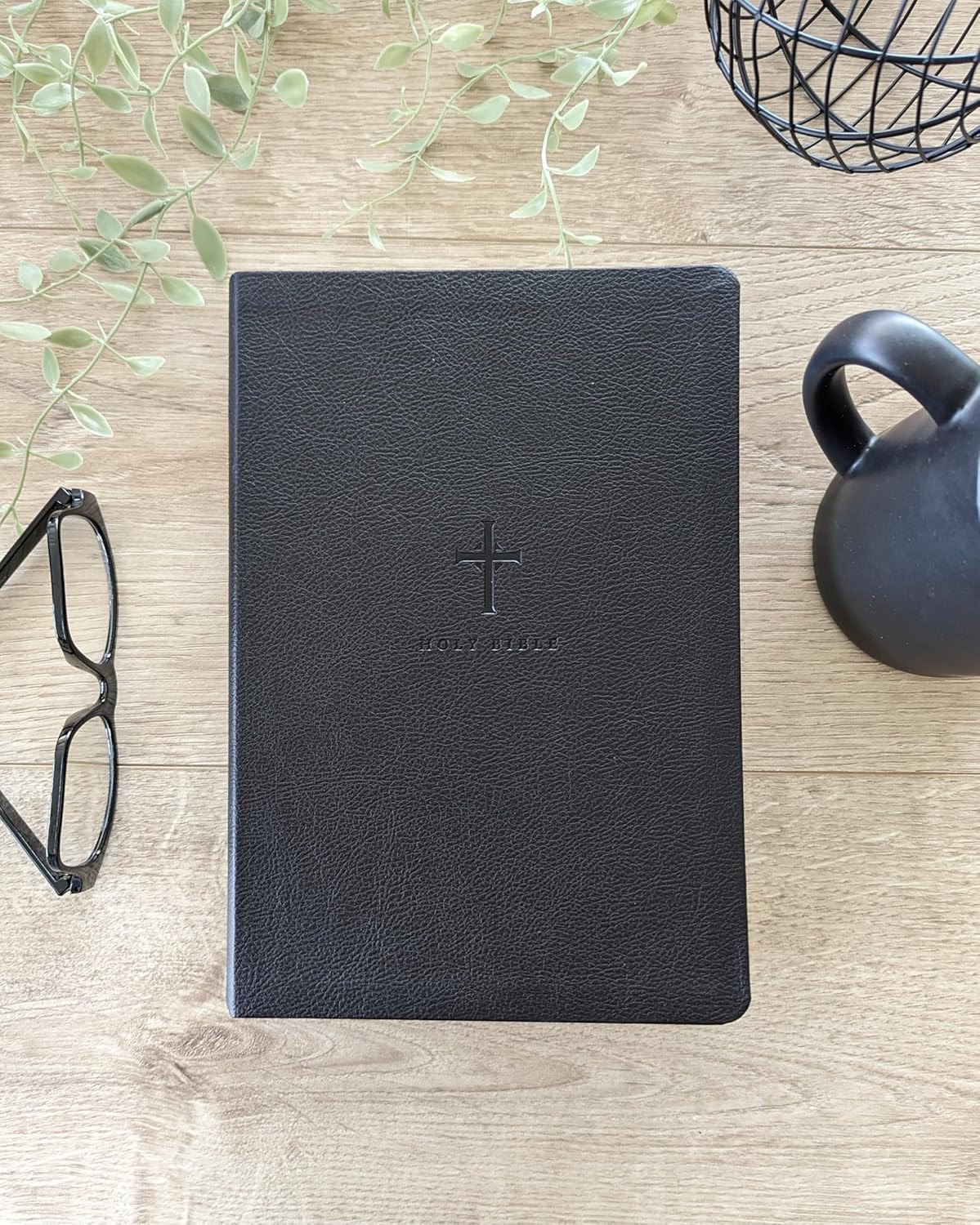 NLT Large Print Premium Value Thinline Bible, Filament Enabled (Leatherlike, Bla