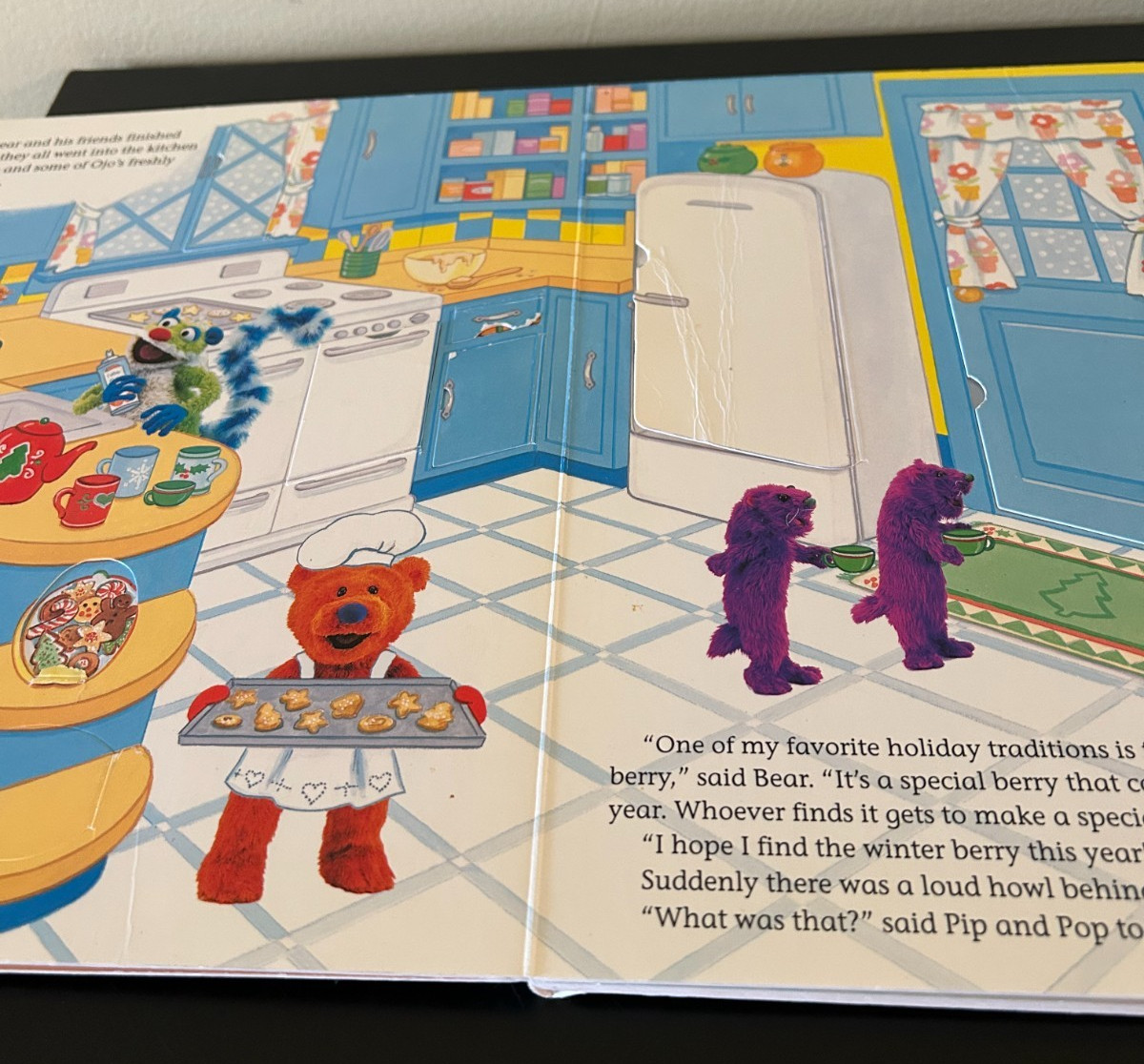 BEAR IN THE BIG BLUE HOUSE Bear’s Berry Christmas flap board book 2000 Henson