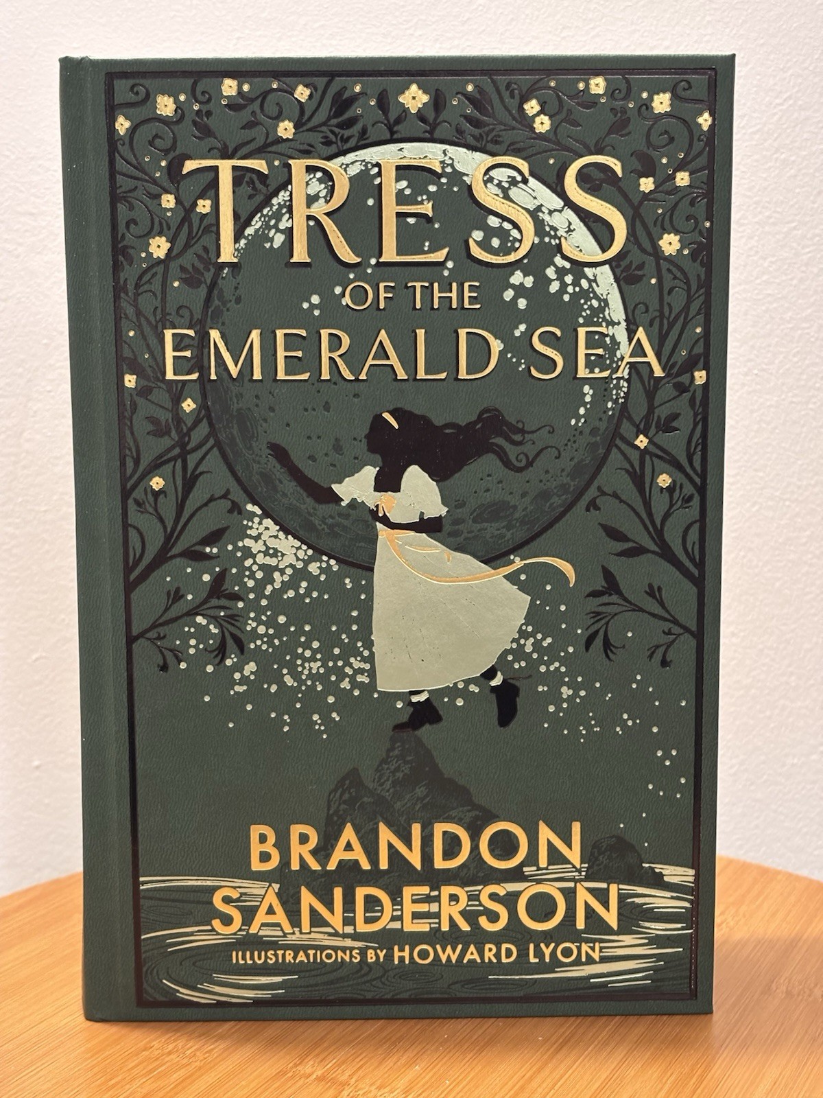 Brandon Sanderson Secret Projects: Tress, Frugal Wizard, Yumi, Sunlit Man