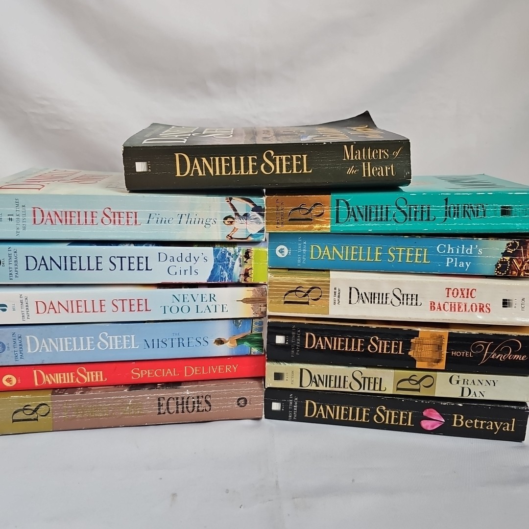 Danielle Steel – Lot Of 12 Paperbacks – Romance Suspense – Fast Shipping