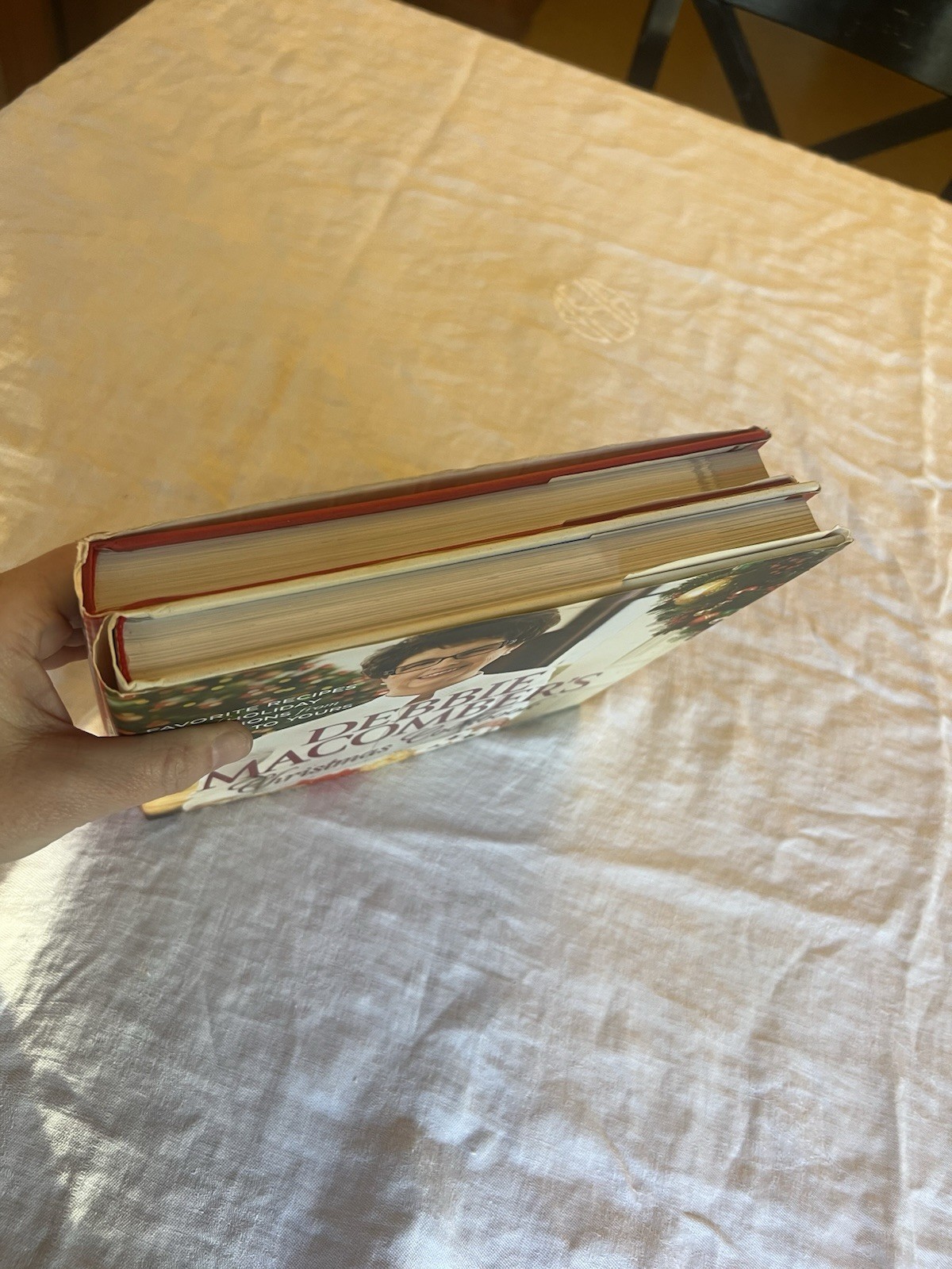 Set Of Two Debbie Macomber Cedar Cove Hardback Cookbooks