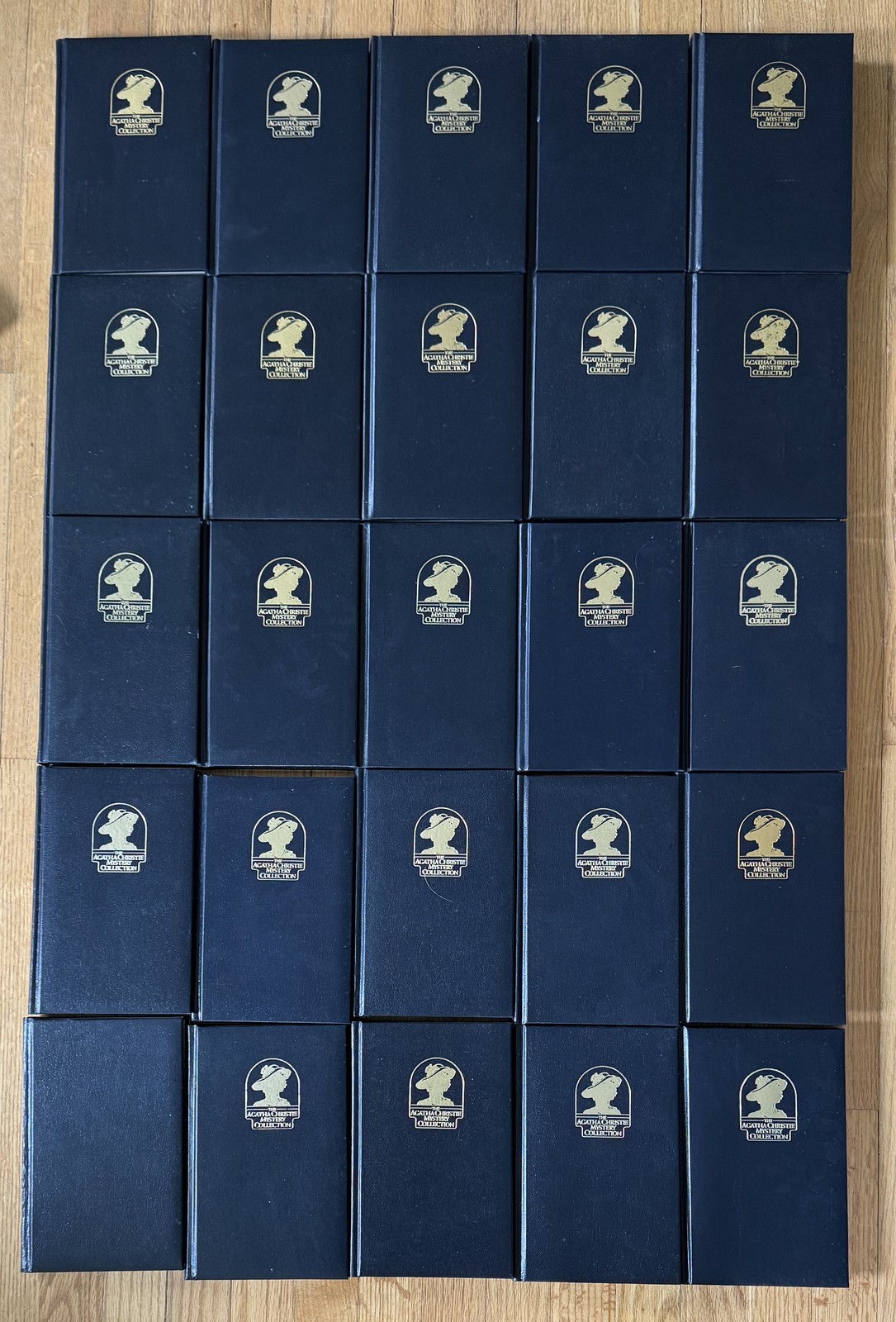 Near Complete Set AGATHA CHRISTIE Bantam Leather Leatherette Lot 81