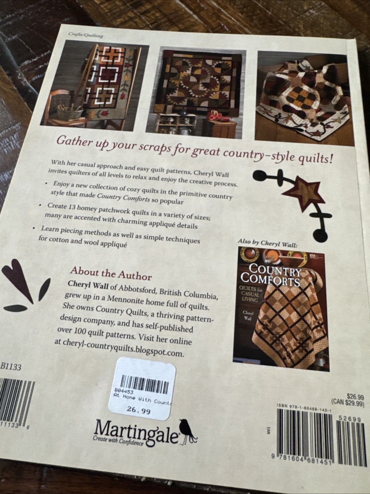 At Home with Country Quilts: 13 Patchwork Patterns by Cheryl Wall
