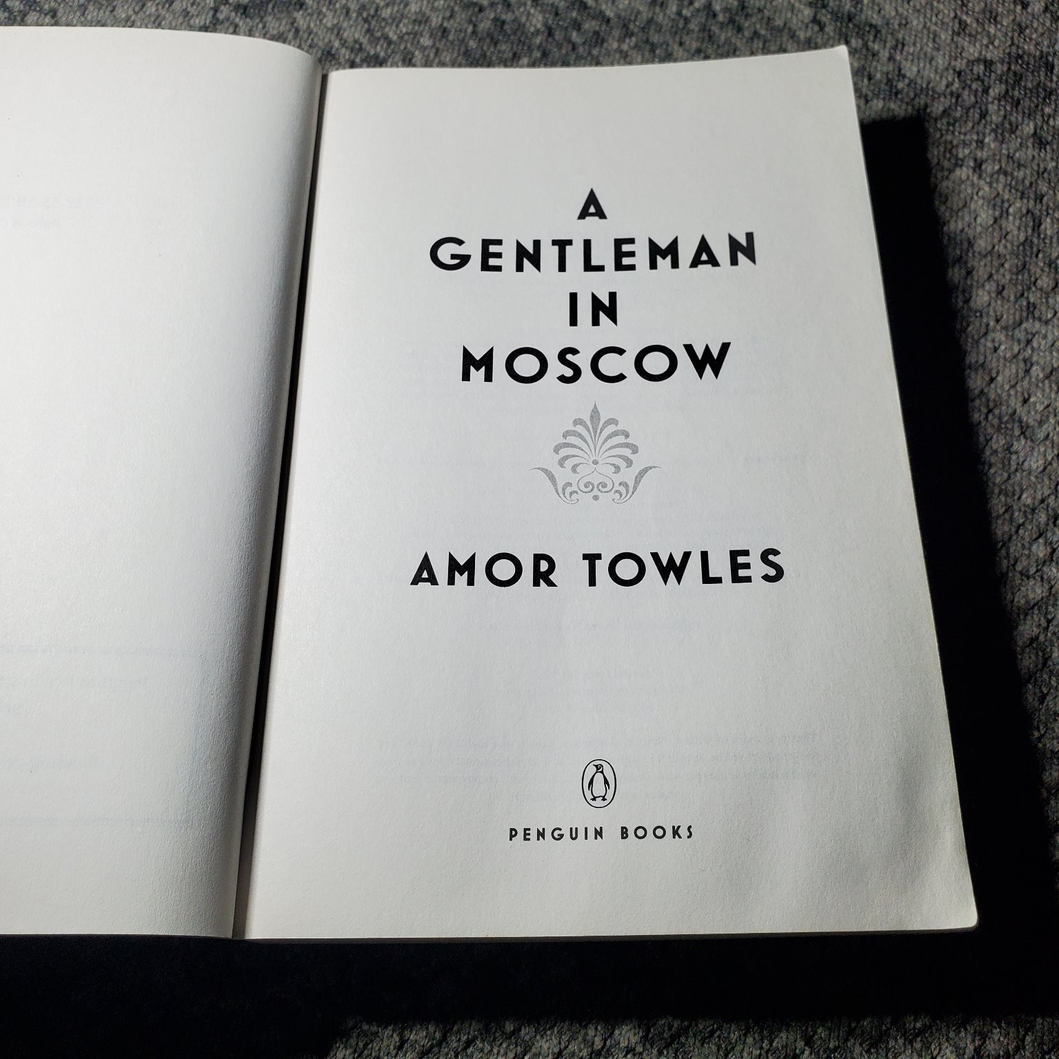 A Gentleman in Moscow Amor Towles 2016 Paperback Historical Fiction Penguin