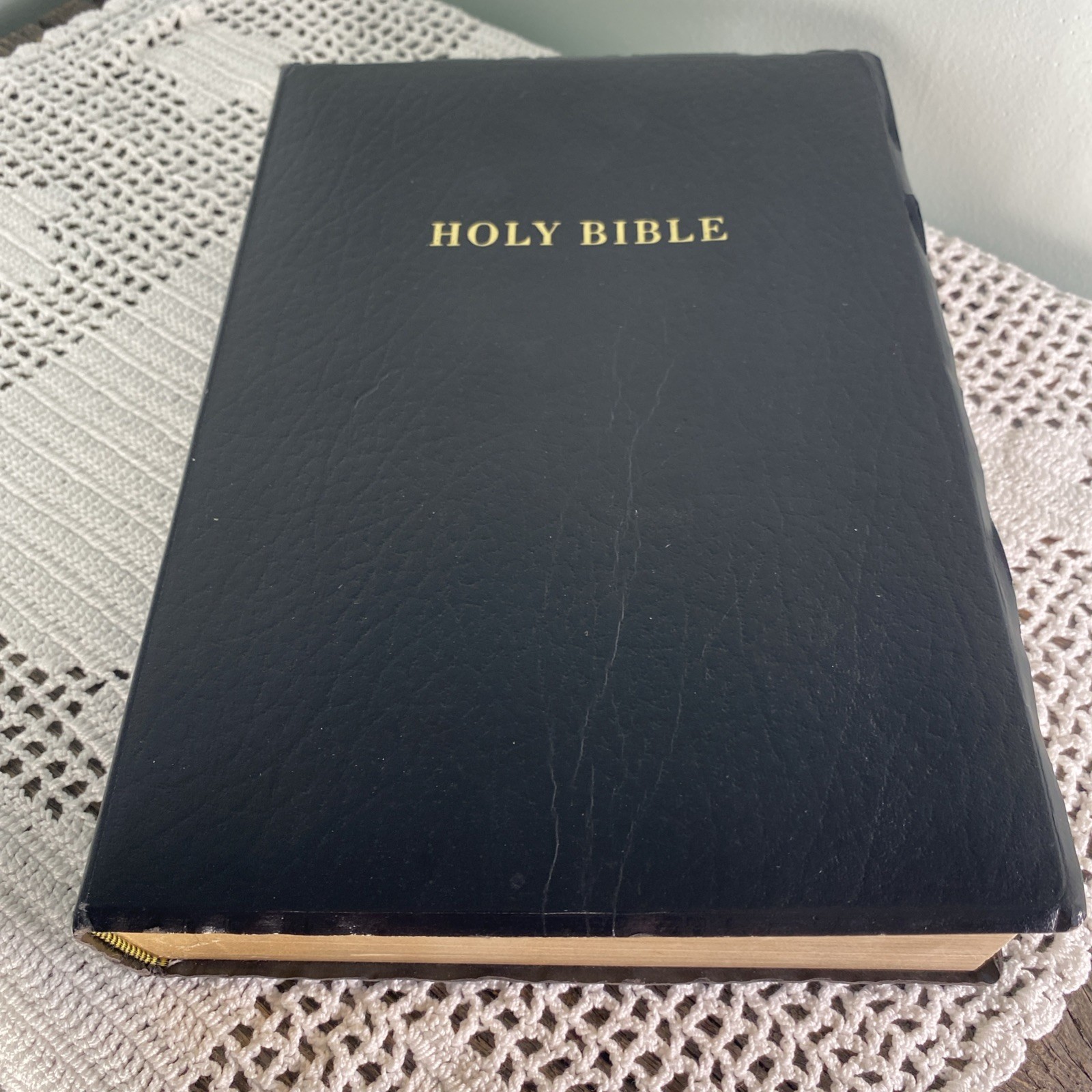 KJV HOLY BIBLE King James Version Black Large Imitation Binding Holman Bible
