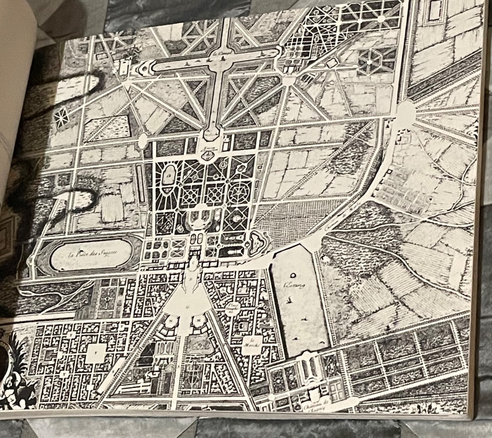Body, Memory, & Architecture By Kent C. Bloomer & Charles W. Moore (1977 / PBK)