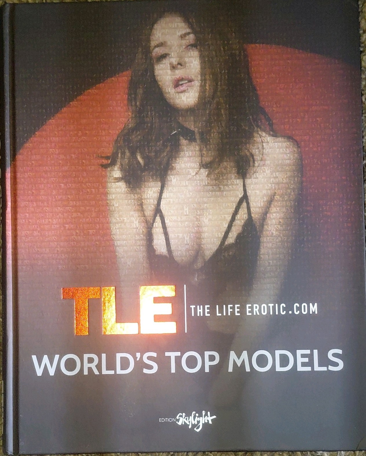 TLE.com: Worlds Top Models, Skylight Edition 2024 (Hardcover)