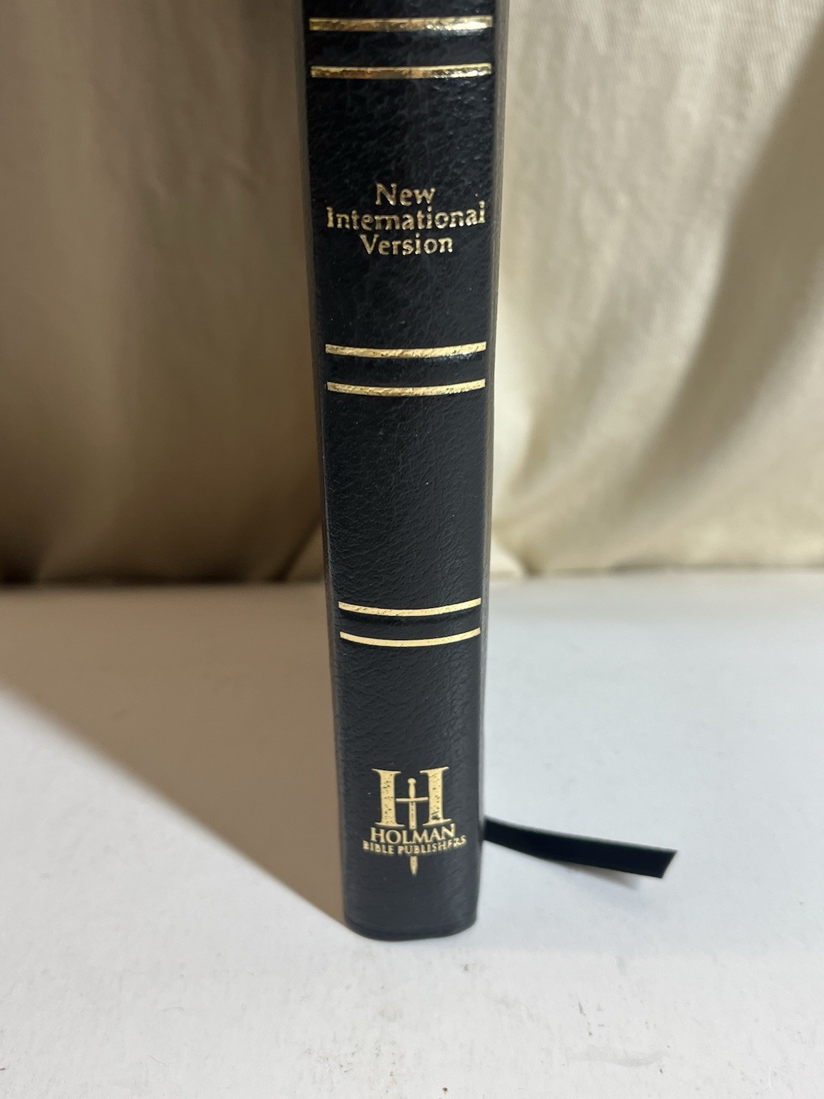 Broadman & Holman Ultrathin Indexed Reference Bible NIV 1986 Black In Box