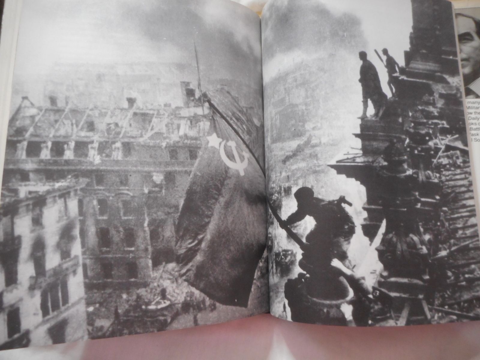 The Second World War Hardcover By John Keegan Illustrated w/ photos and drawings