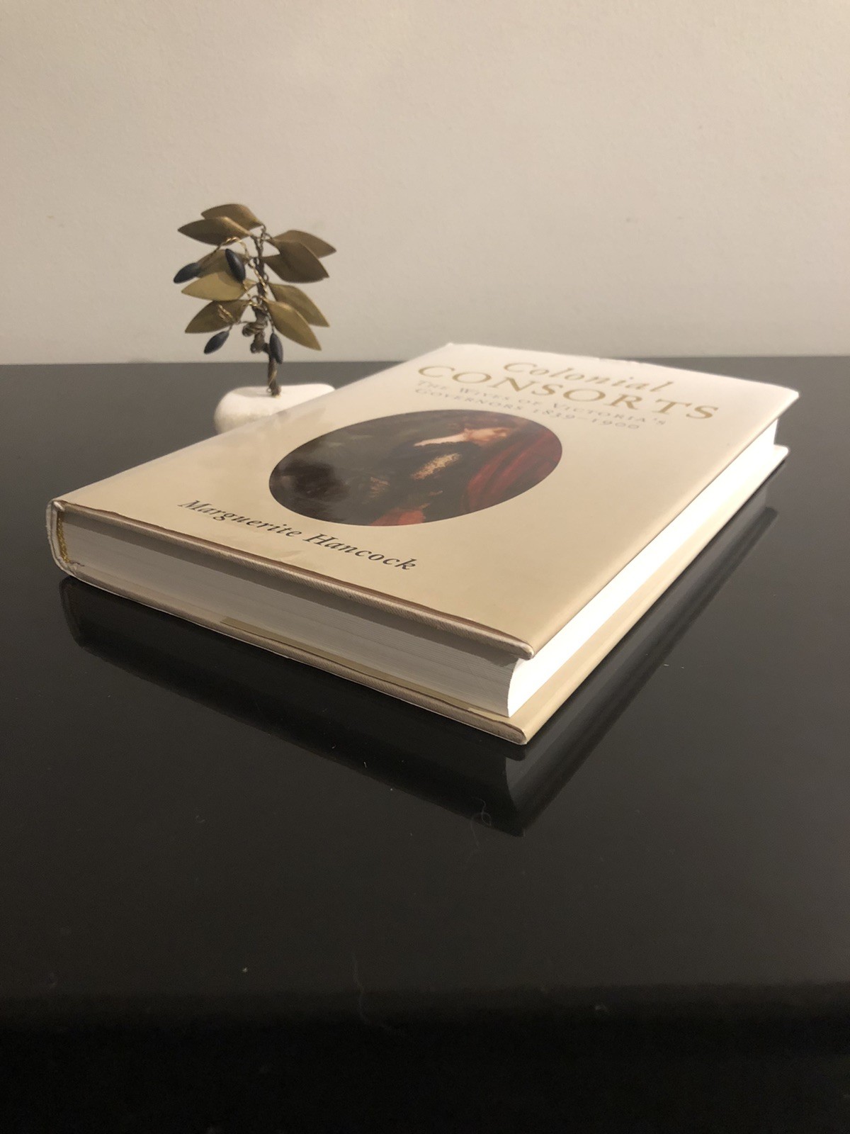 Signed Copy M.Hancock Colonial Consorts Lim.Ed. 37/1250 MUP 2001 HC DJ LN 🇦🇺
