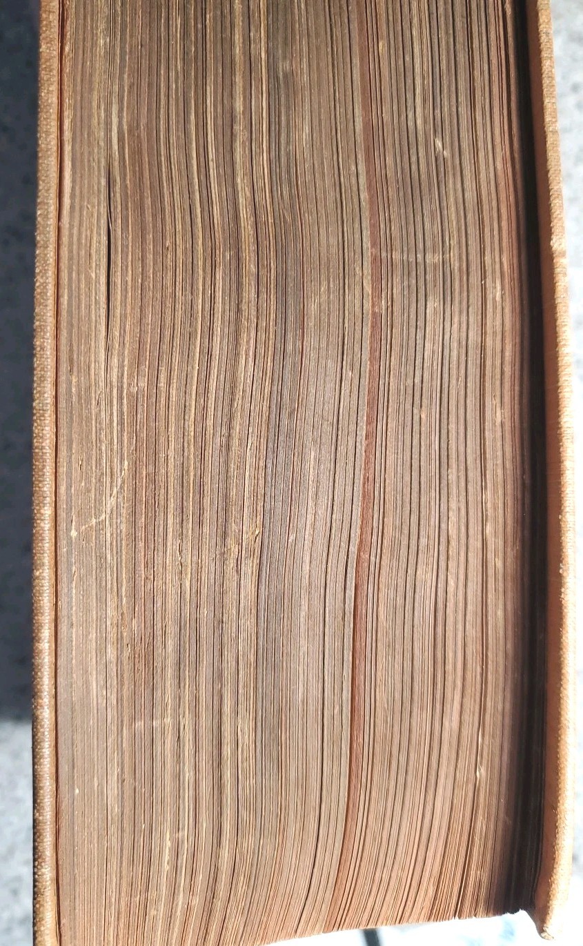 Antique 1920s Petit Larousse Illustrated Dictionary Paris HC French 1664 Pages