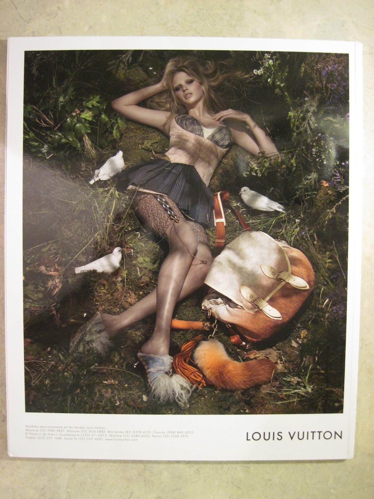 March 2010 Espanlo Harper’s Bazaar Magazine Supermodel Kate Moss
