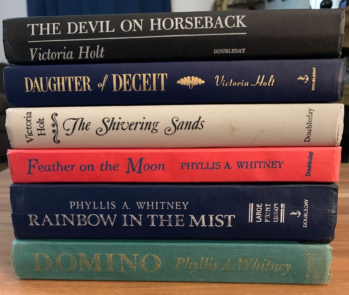 Lot 7 Victoria Holt, Phyllis A Whitney Historical Gothic Romance Mystery HC & PB