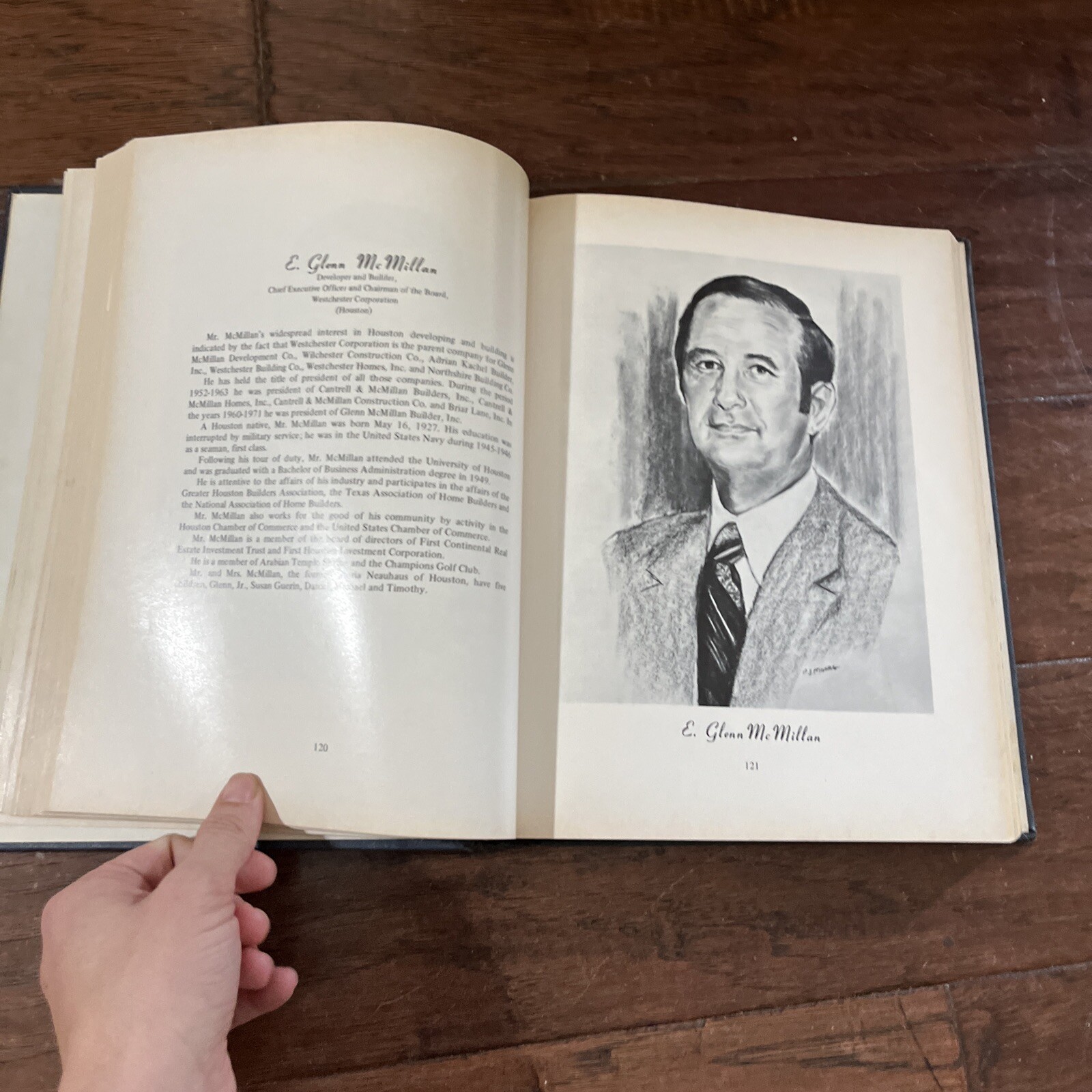Men of Achievement in Texas by Garland A. Smith, Editor 1972 hardcover 432 pages