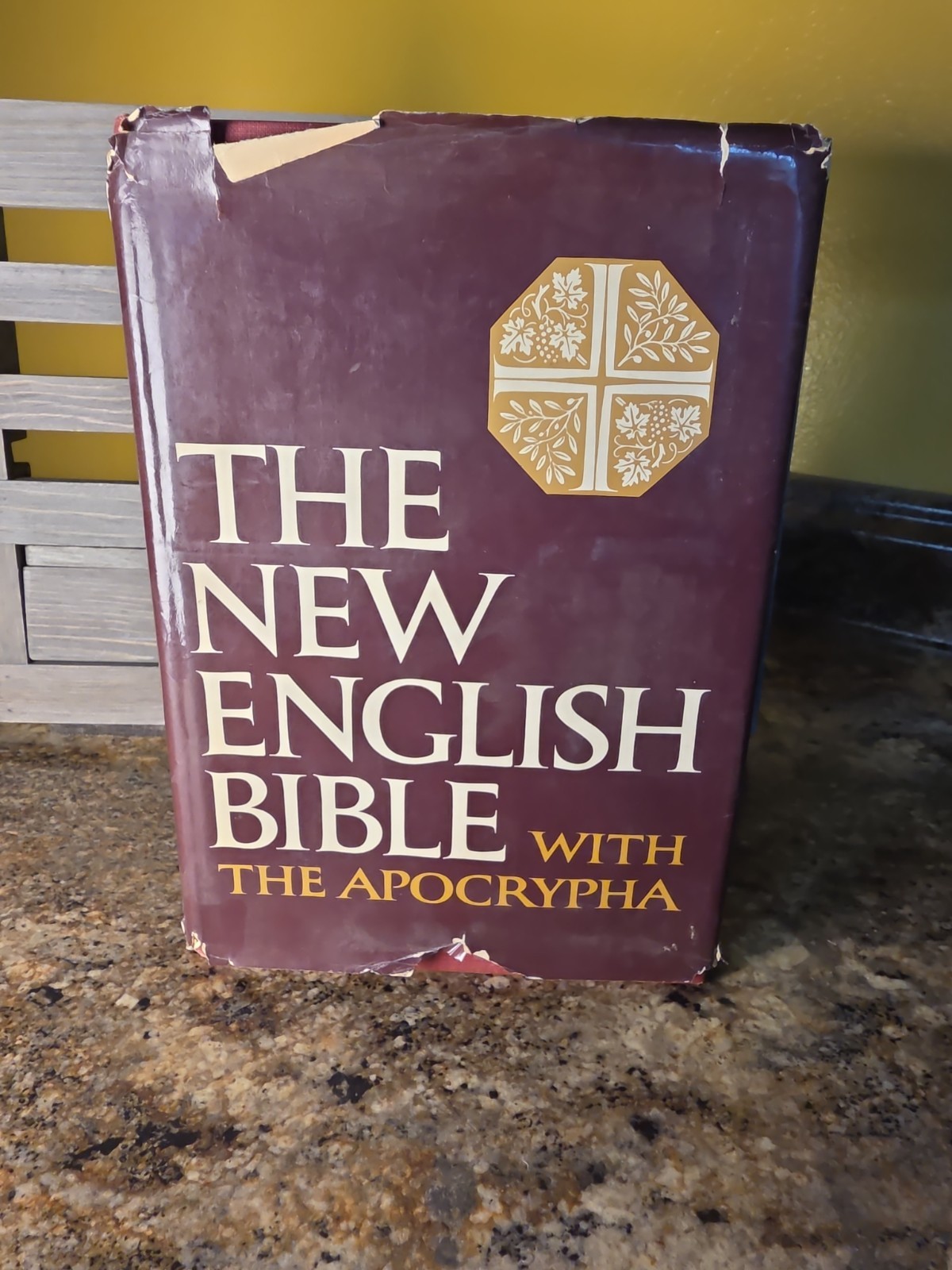 Vintage 1970 The New English Bible With Apocrypha Hardcover Book