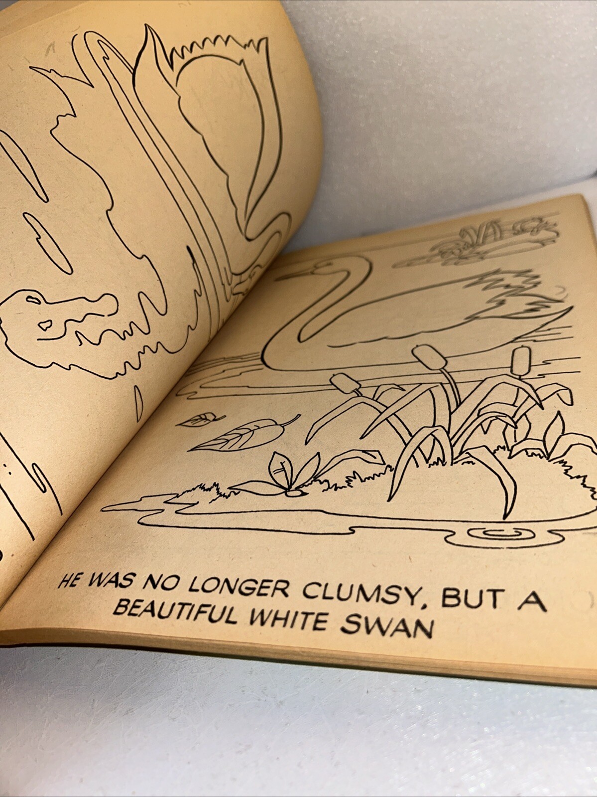 HANS CHRISTIAN ANDERSEN’S COLORING BOOK 1962 Waldman Publishing UNUSED 96 Pages