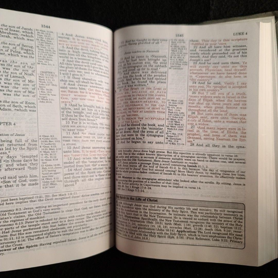 Holy Bible King James Study Bible Personal Size KJV Thomas Nelson HC Green/Red