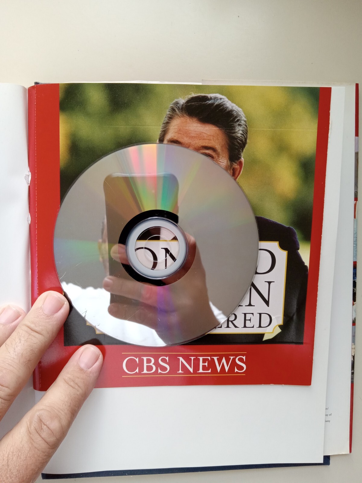 Ronald Reagan Remembered by CBS News Staff (2004, Hardcover / Dvd)