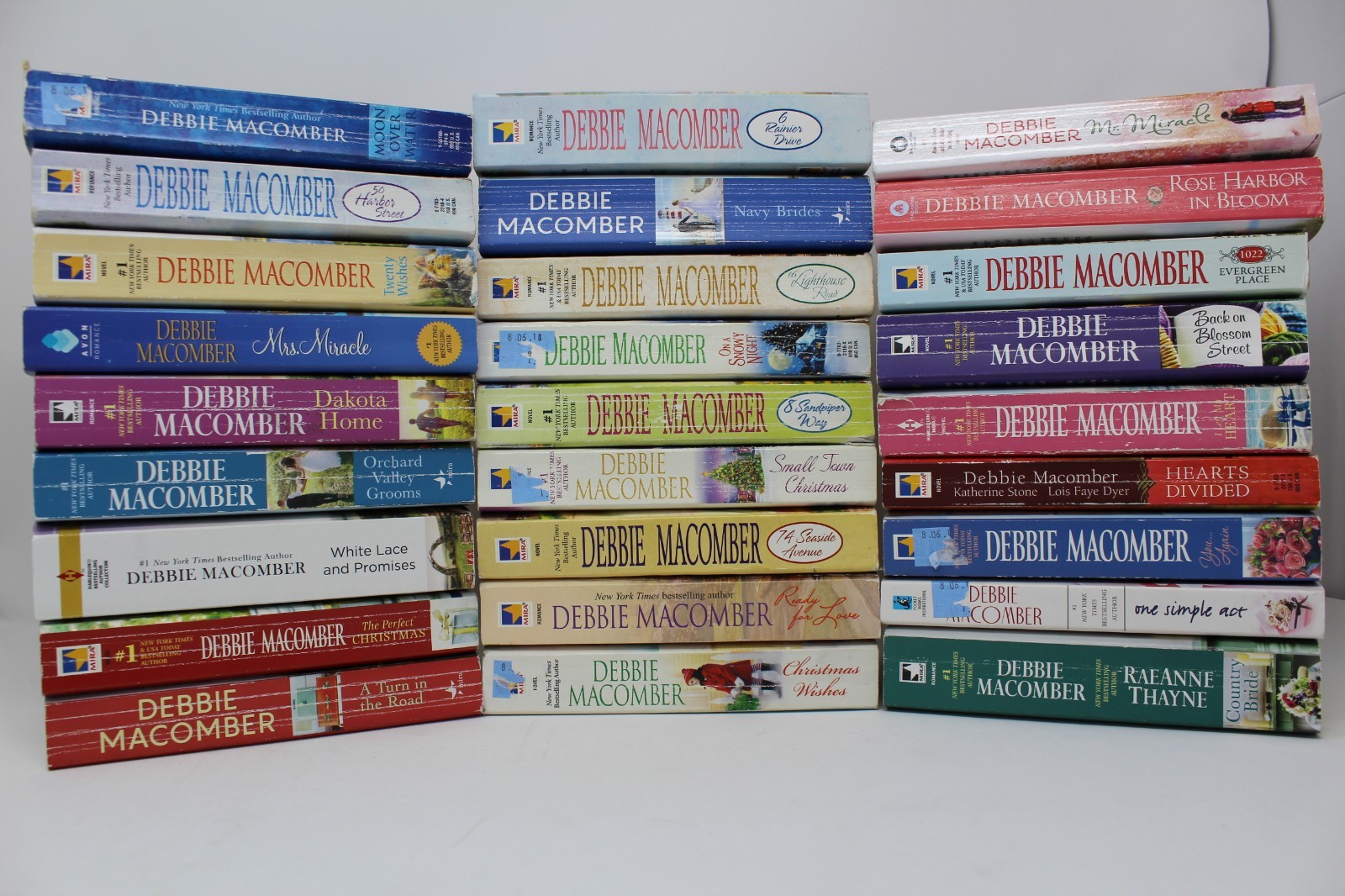 Lot of 10 Debbie Macomber Random Mix/Unsorted PB