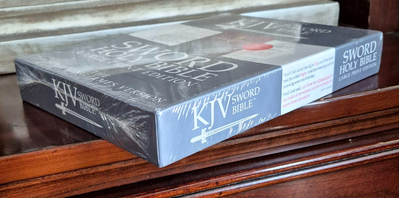 KJV Sword Bible, Large Print (Walnut Alligator, Bonded Leather) NEW / SEALED