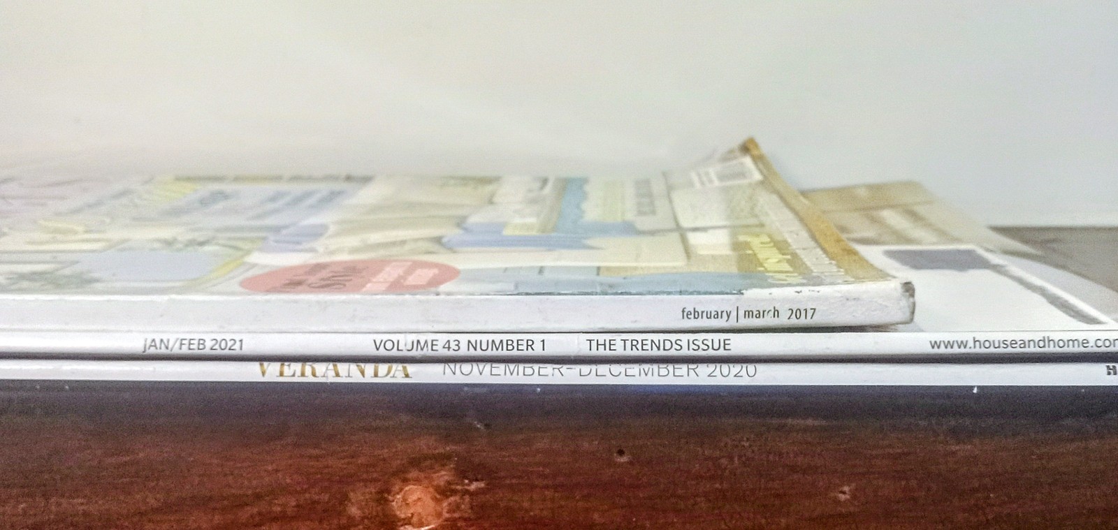 Canadian House & Home Veranda Cottages & Bungalows Magazines Lot 2021-20-17 Dec…