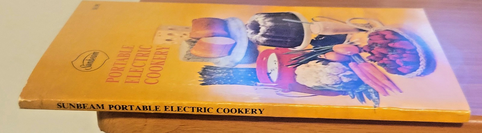 VTG 1970 Sunbeam Portable Electric Cookery Cookbook Bonnie Brown Multi Cooker